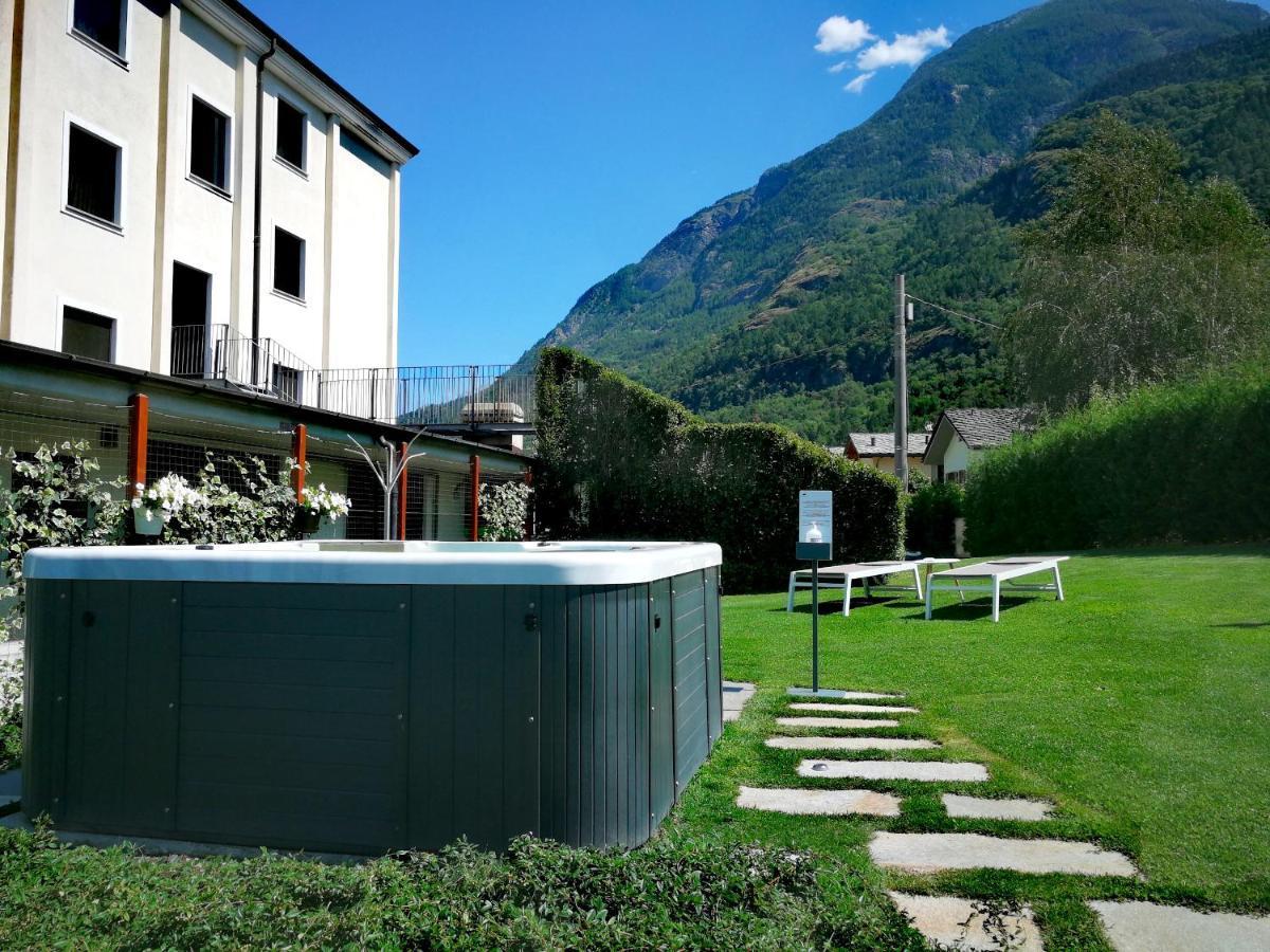 Hotel Diana Jardin Et Spa Pollein Esterno foto