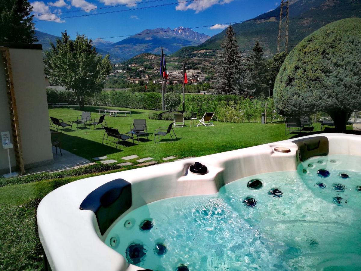 Hotel Diana Jardin Et Spa Pollein Esterno foto
