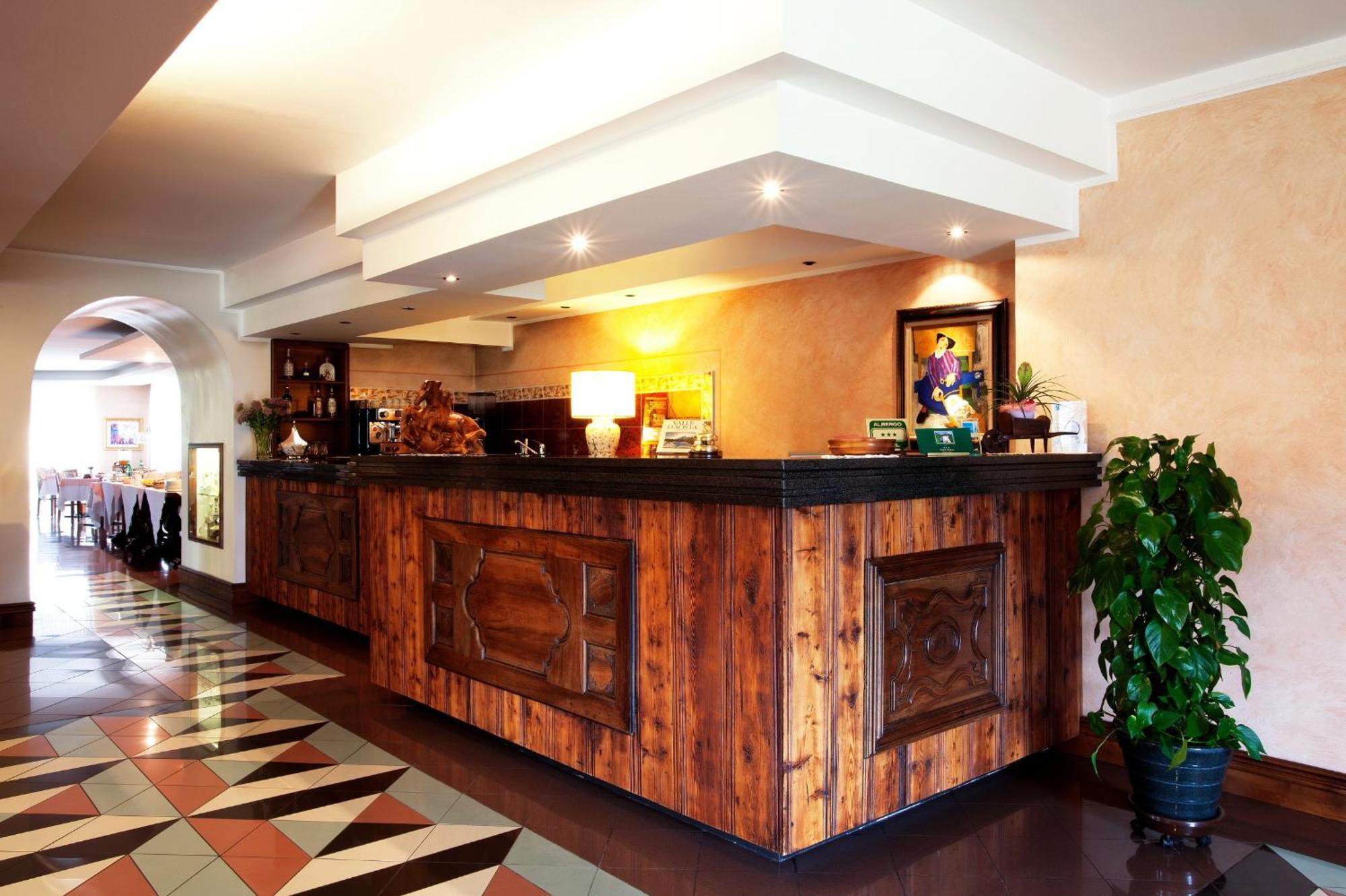 Hotel Diana Jardin Et Spa Pollein Esterno foto