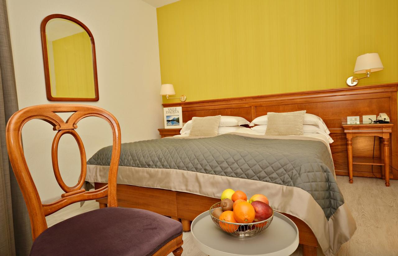 Hotel Diana Jardin Et Spa Pollein Esterno foto