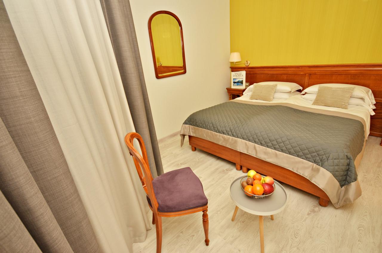 Hotel Diana Jardin Et Spa Pollein Esterno foto