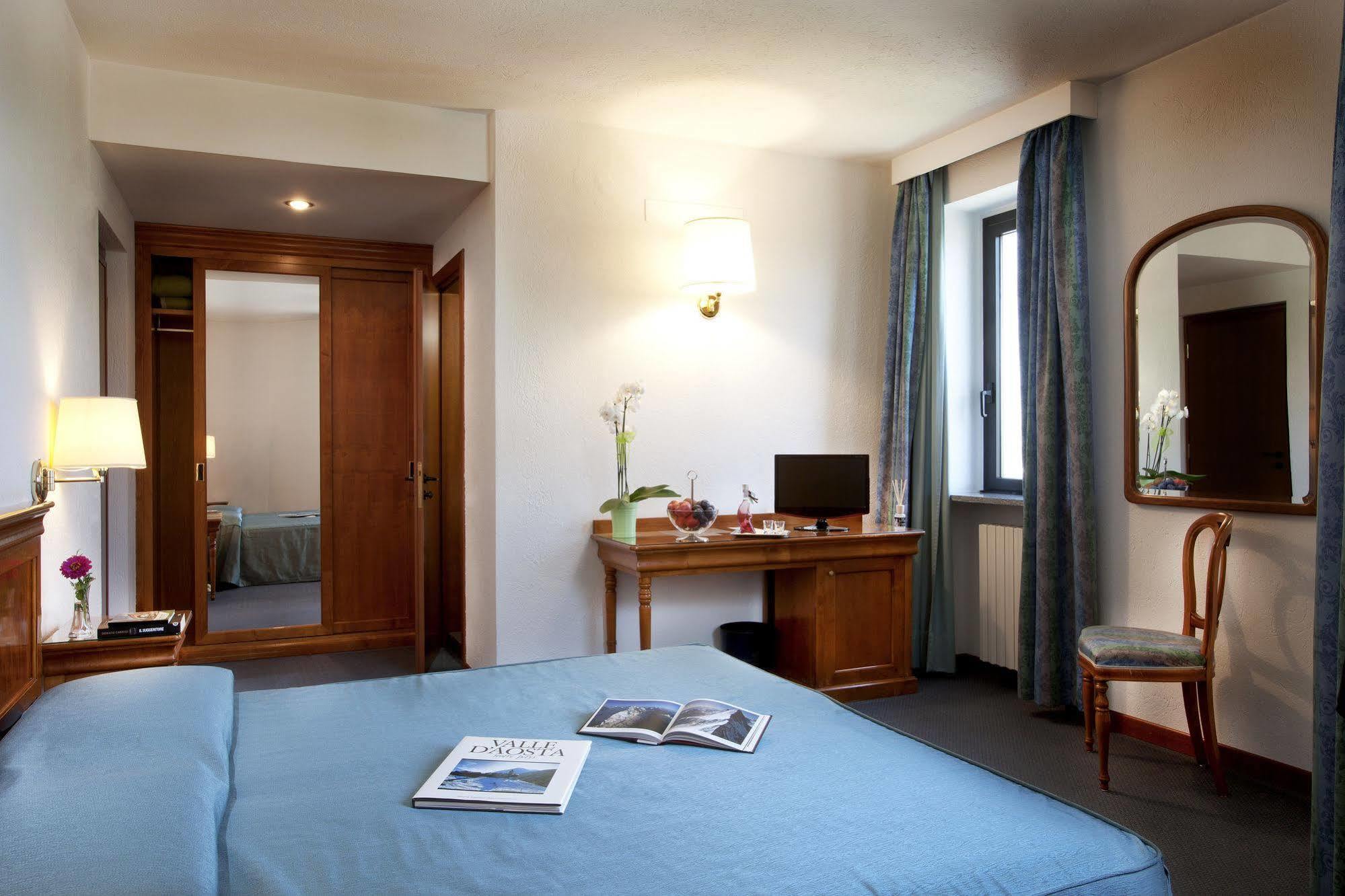 Hotel Diana Jardin Et Spa Pollein Esterno foto